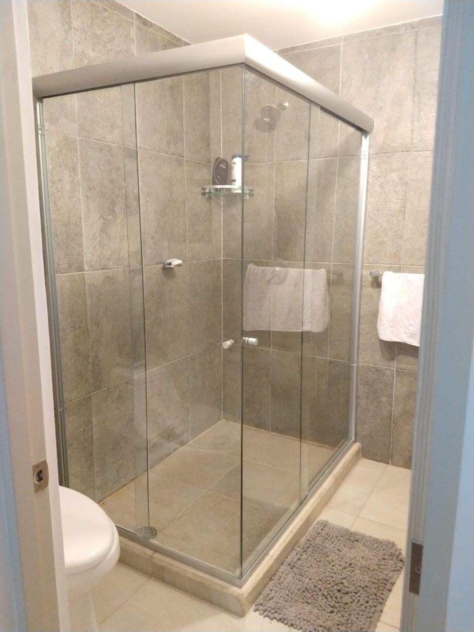 Instalación de ventana corredera en terraza